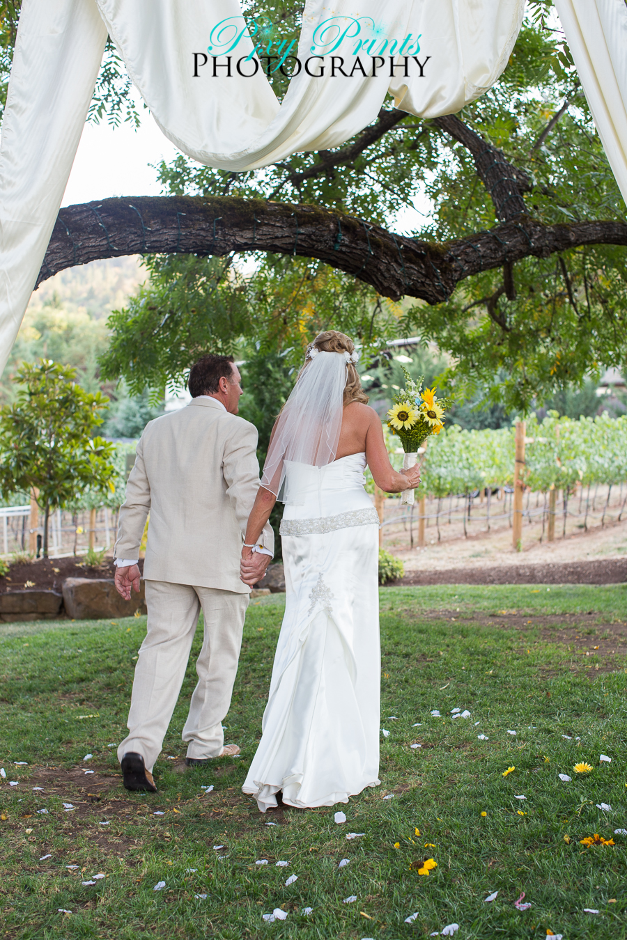 vineyard wedding in medford oregon